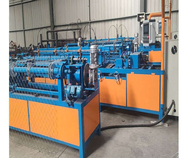 YG factory chain link fencing making machine