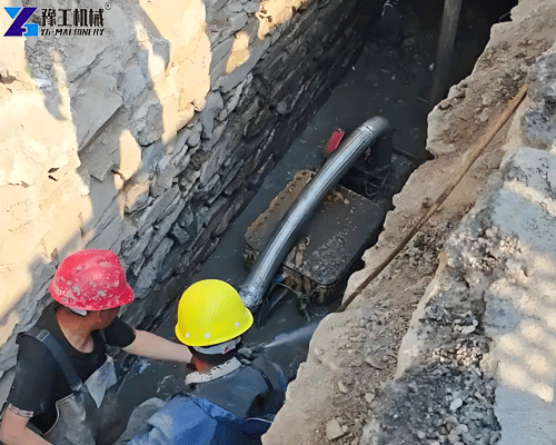 remote control robot cleaning industrial sludge pit
