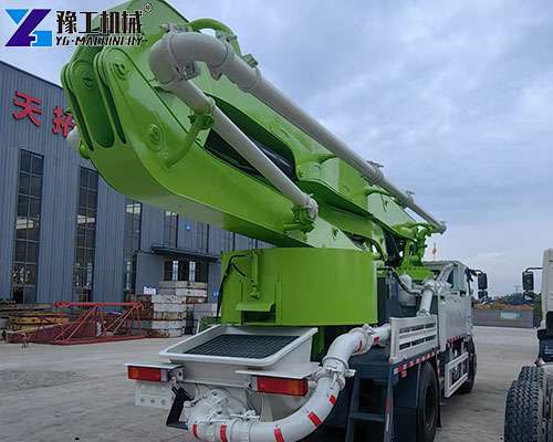 long boom concrete pump