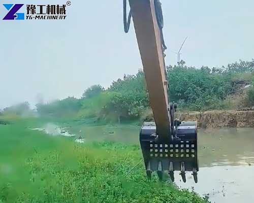 excavator bucket for waterweed and aquatic vegetation removal