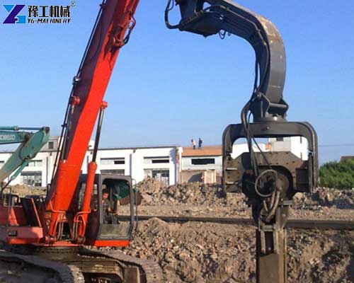 Vibratory hammer for excavator for efficient pile driving