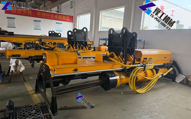 Integrated rock drilling and splitting machine for hard rock excavation